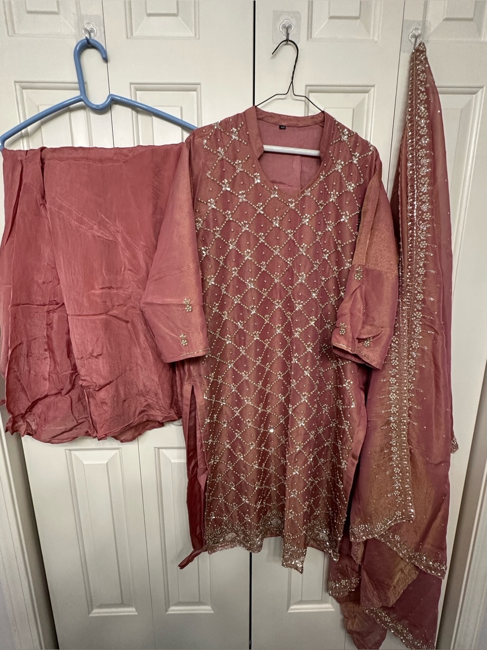 Sale‼️ Mauve Pink with pearl and sequin Sharara Kameez Set size 23”